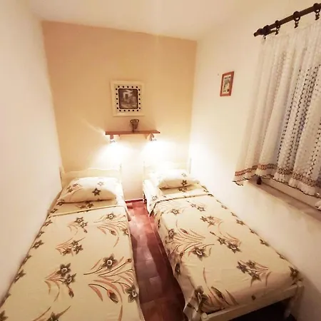 Carmen Apartment *