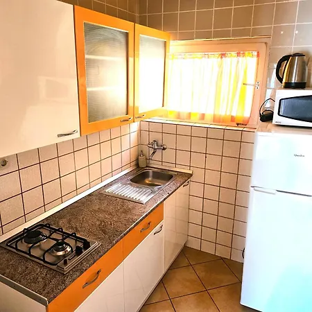 Carmen Apartment *