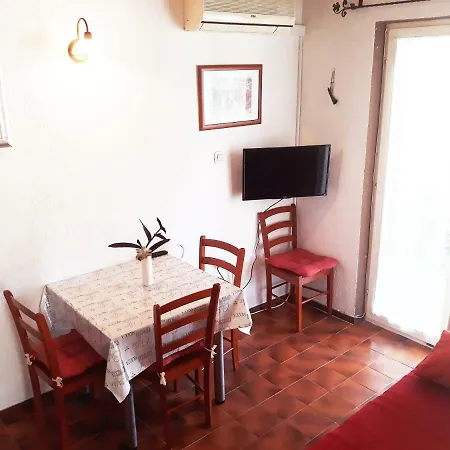 Apartment Carmen *